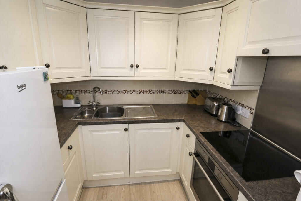Apartment in Havant, Hampshire - More