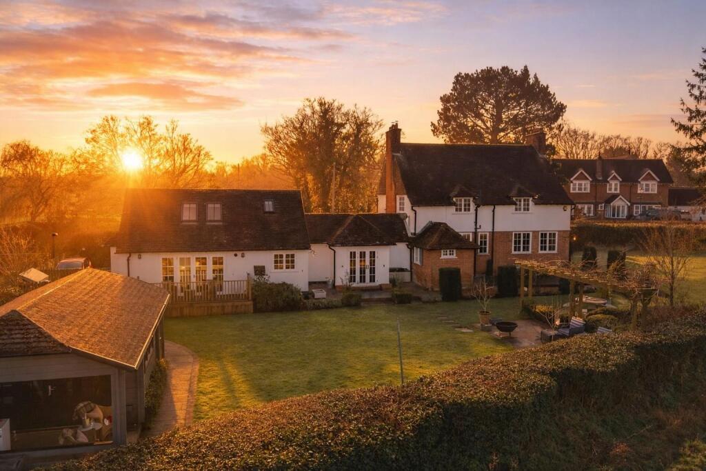 Main image of property: Warren Road, Chelsfield, Greater London