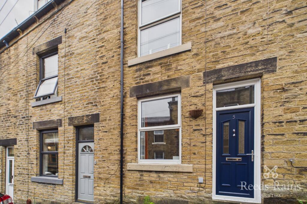 House in Calderdale, Wadsworth