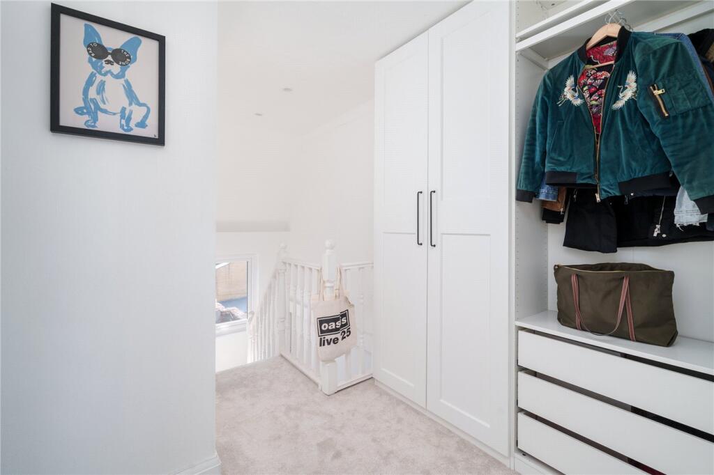 Apartment in London - View 5