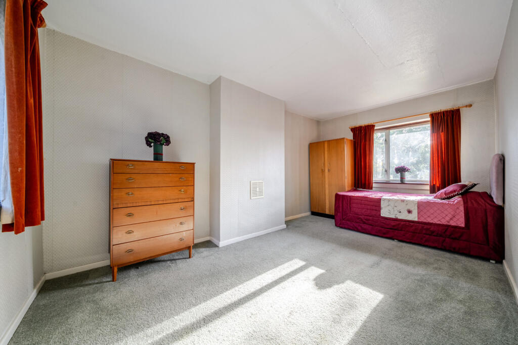 House in Sidcup, Halfway Street, Longlands - More