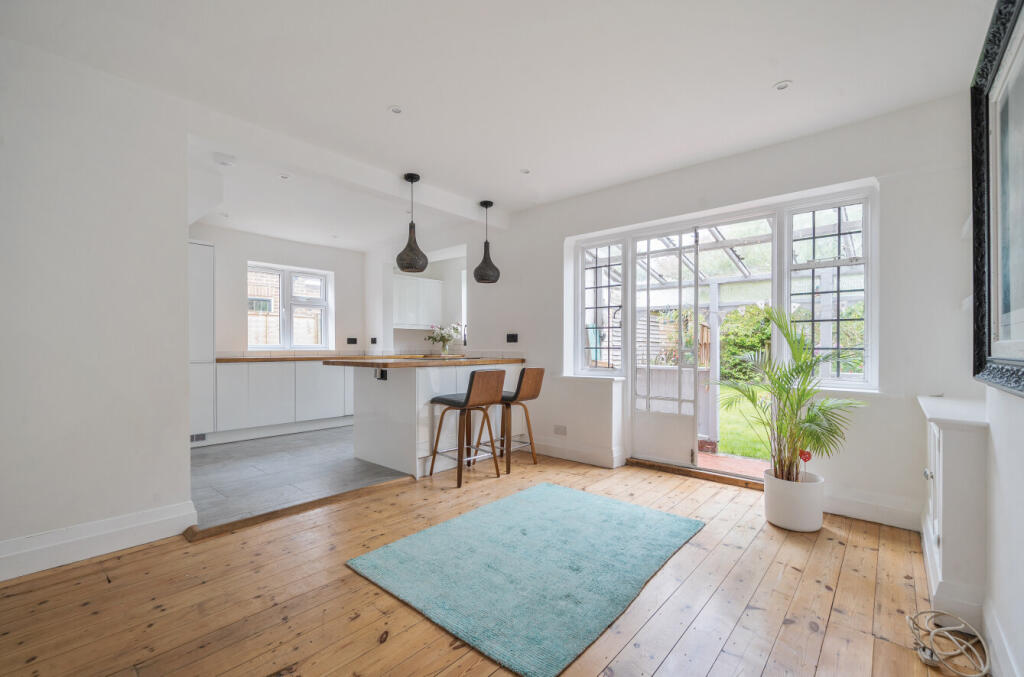 House in Brighton - More