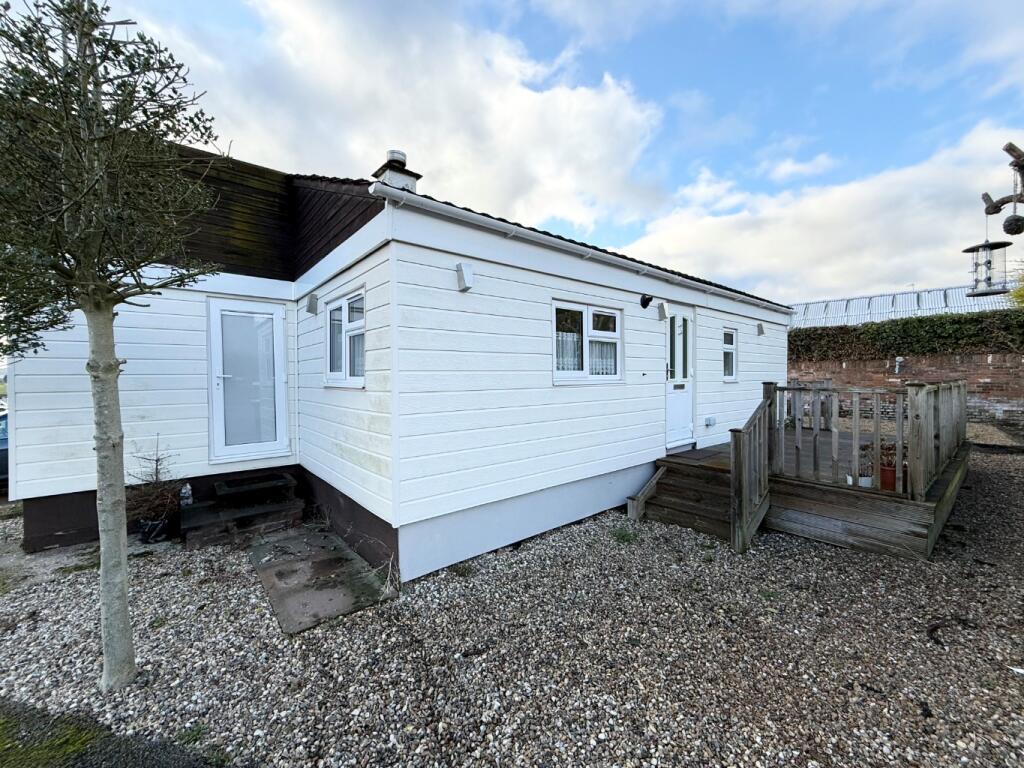 Main image of property: Poplar Farm Mobile Home Park, Castle Hill Road, Totternhoe