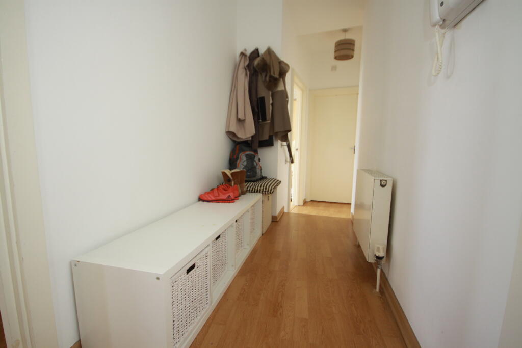 Apartment in London, Greenwich Town Centre, East Greenwich - More