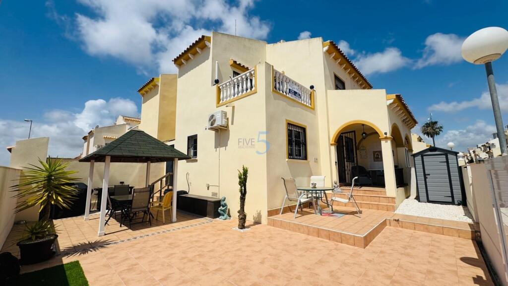 Main image of property: Valencia, Alicante, Playa Flamenca