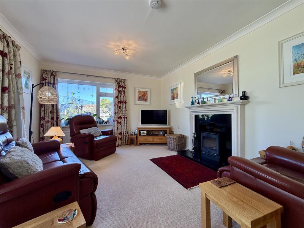 House in Brixham, Copythorne - More