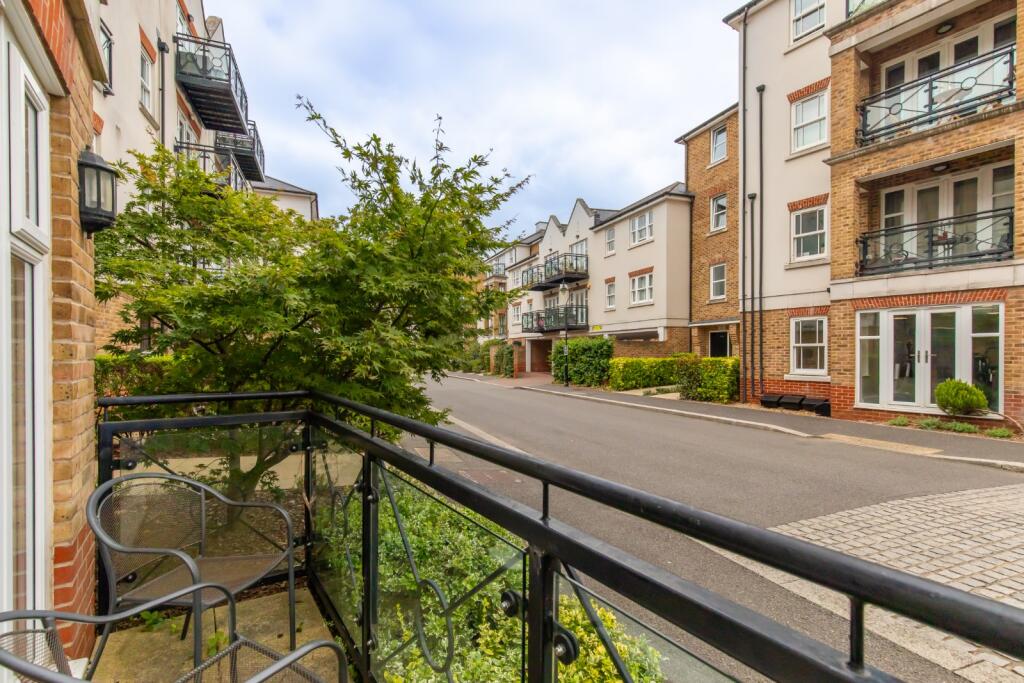 Apartment in London - More