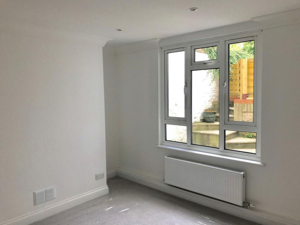 Apartment in Hove, Aldrington - More