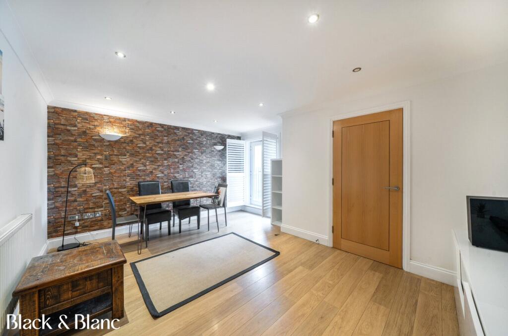 Apartment in London - View 2