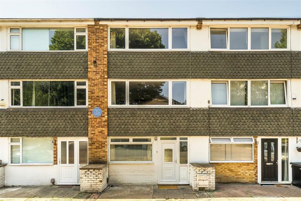 Main image of property: Leyland Road, Lee