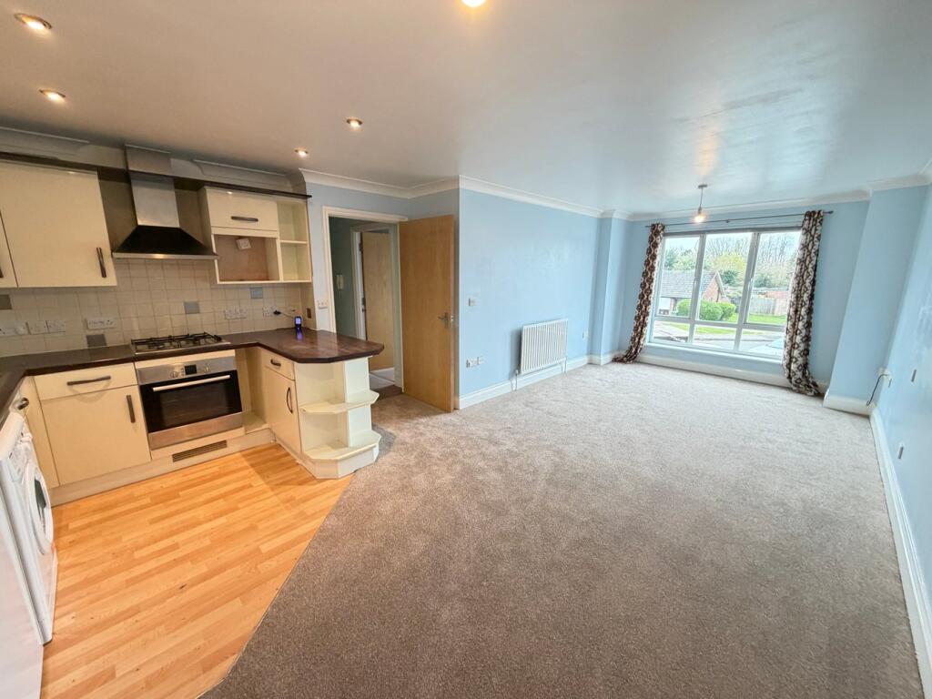 Staines Road West, Ashford, TW15 photo 2