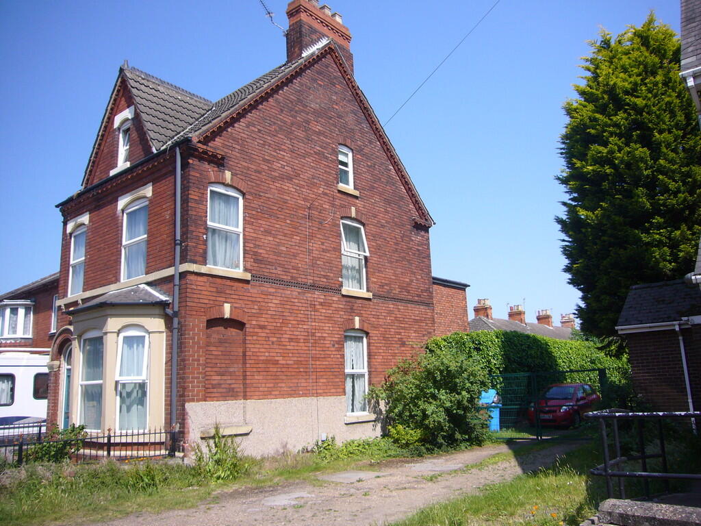 Clifton Gardens, Goole, DN14 6AS photo 4