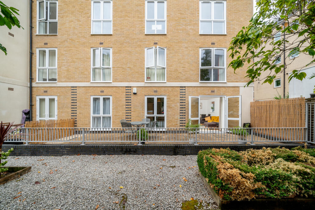 Apartment in London - View 4