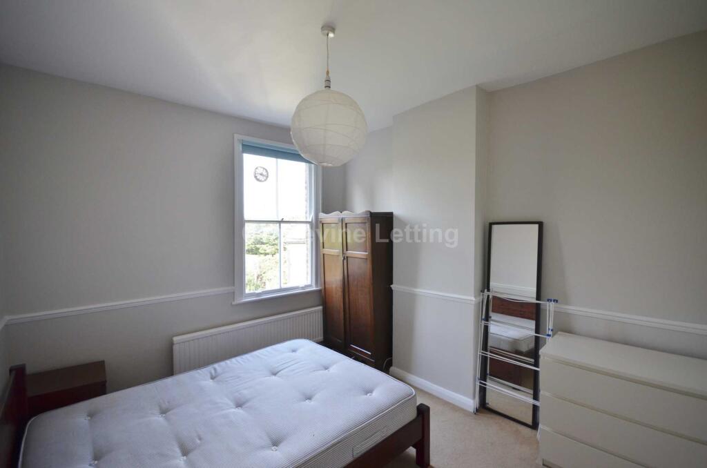 Apartment in London - View 3
