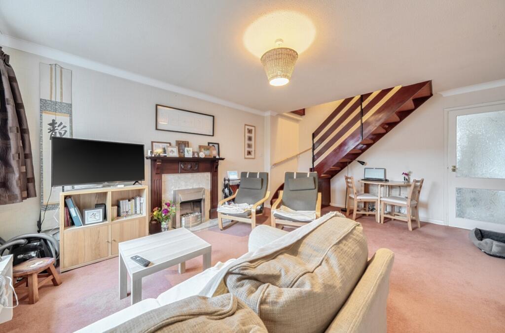 House in Nottingham, Bramcote - View 2