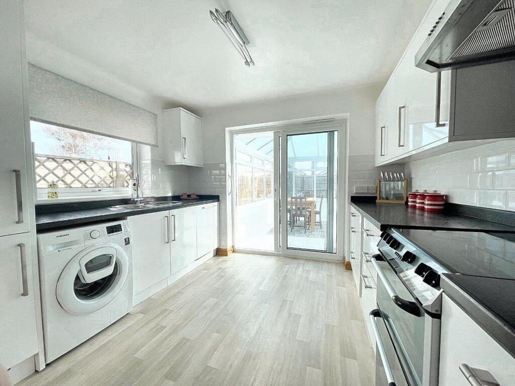 Lincoln Avenue, Peacehaven, BN10 7JT photo 2