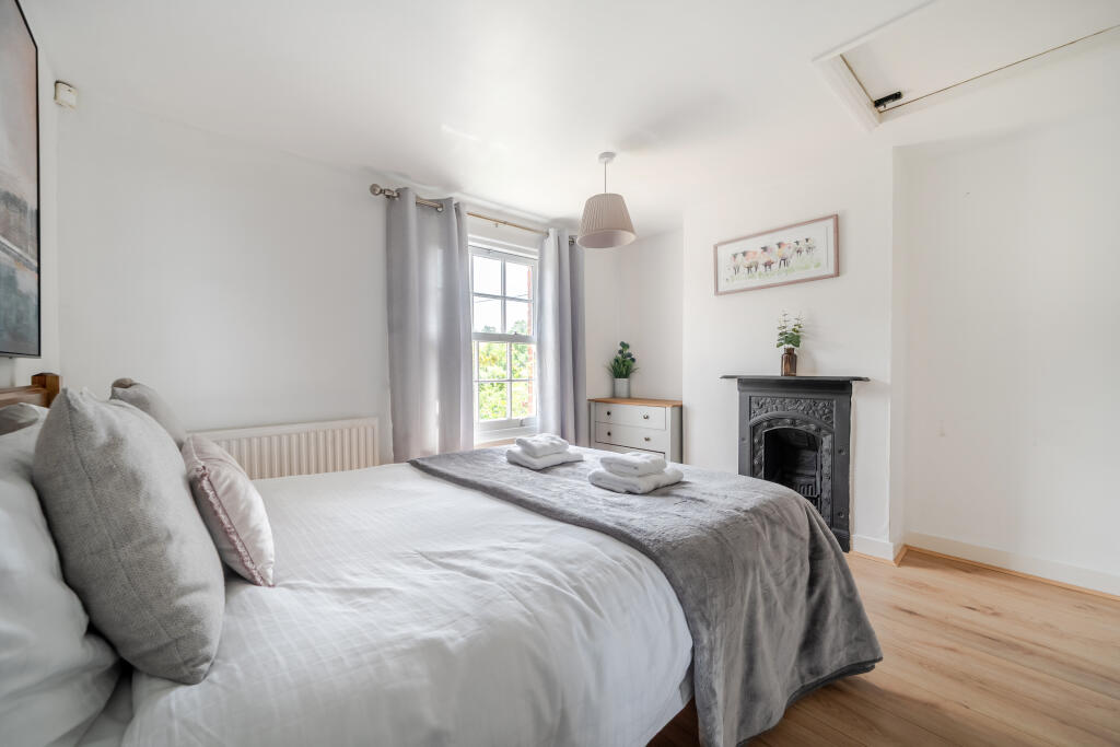 House in Slough - View 5