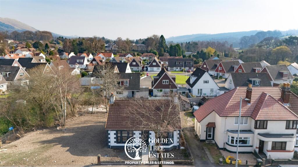 Main image of property: Detached 4 bed bungalow in Tillicoultry