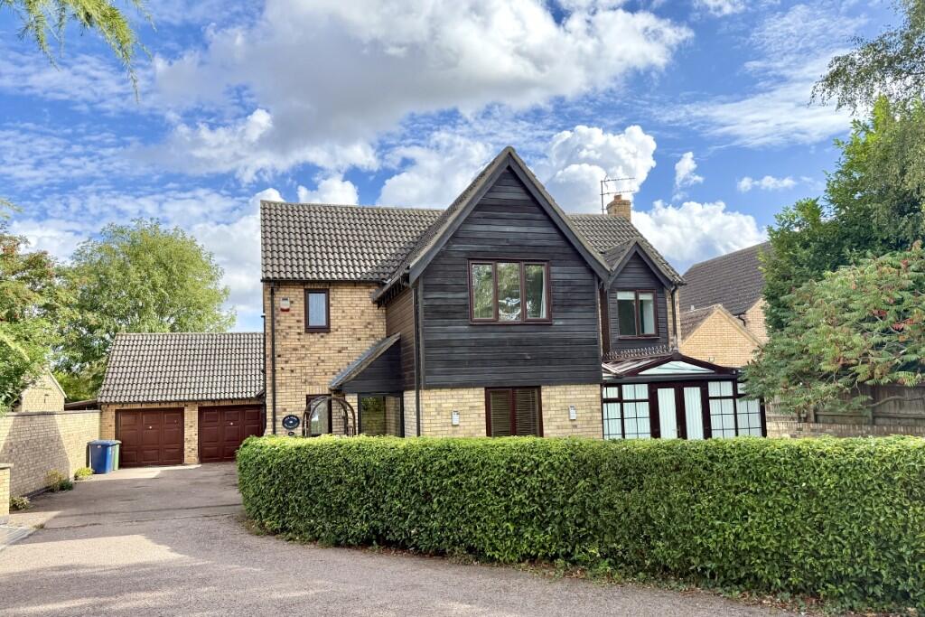 Main image of property: 9a Old Court Hall, Godmanchester, Cambridgeshire. PE29 2HS