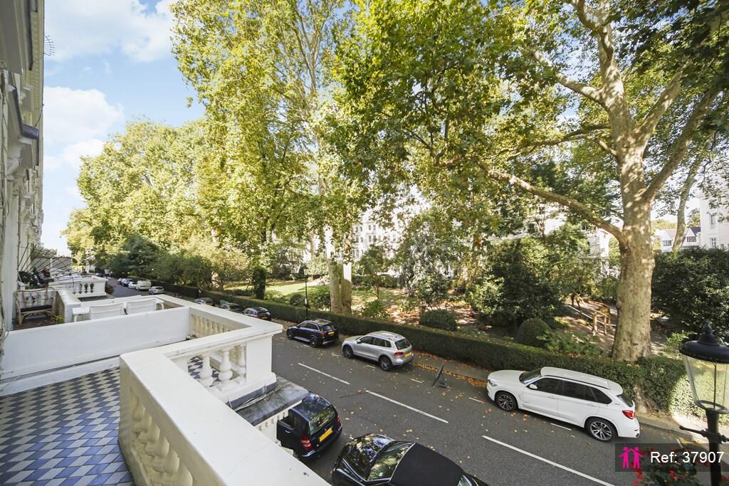 Apartment in London - View 3