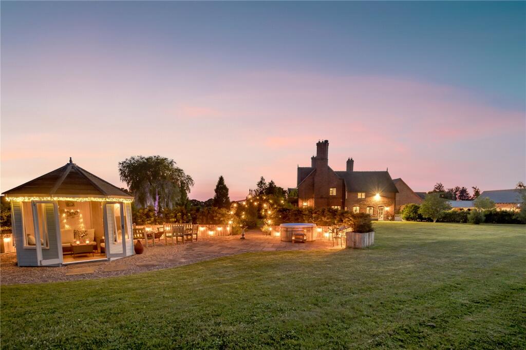 Near Tarporley, A Fully Restored Period Farmhouse, With Stunning Views and Land, CH3 photo 3