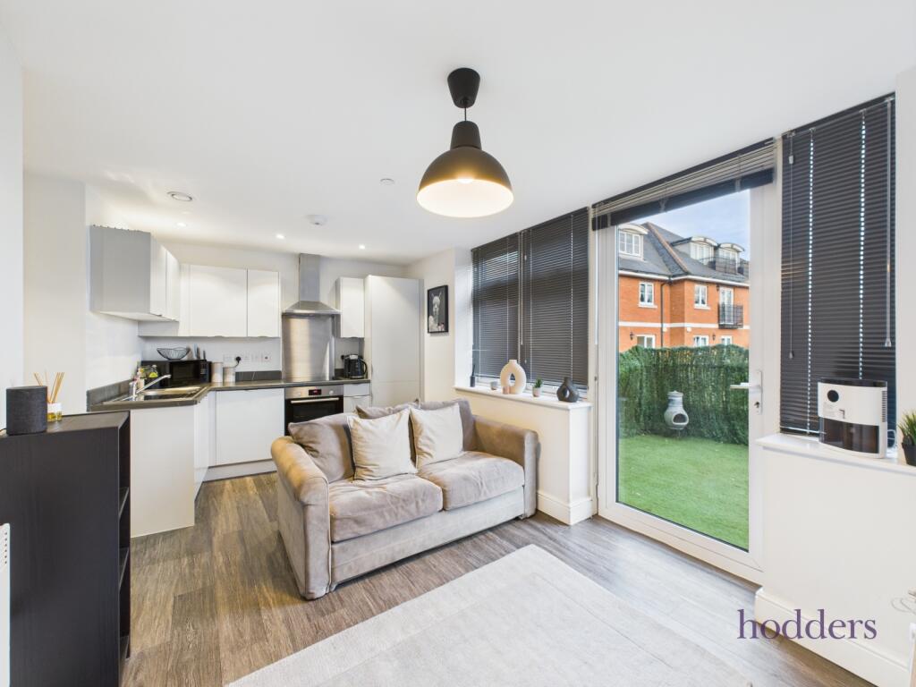 Chertsey, Surrey, KT16 photo 3