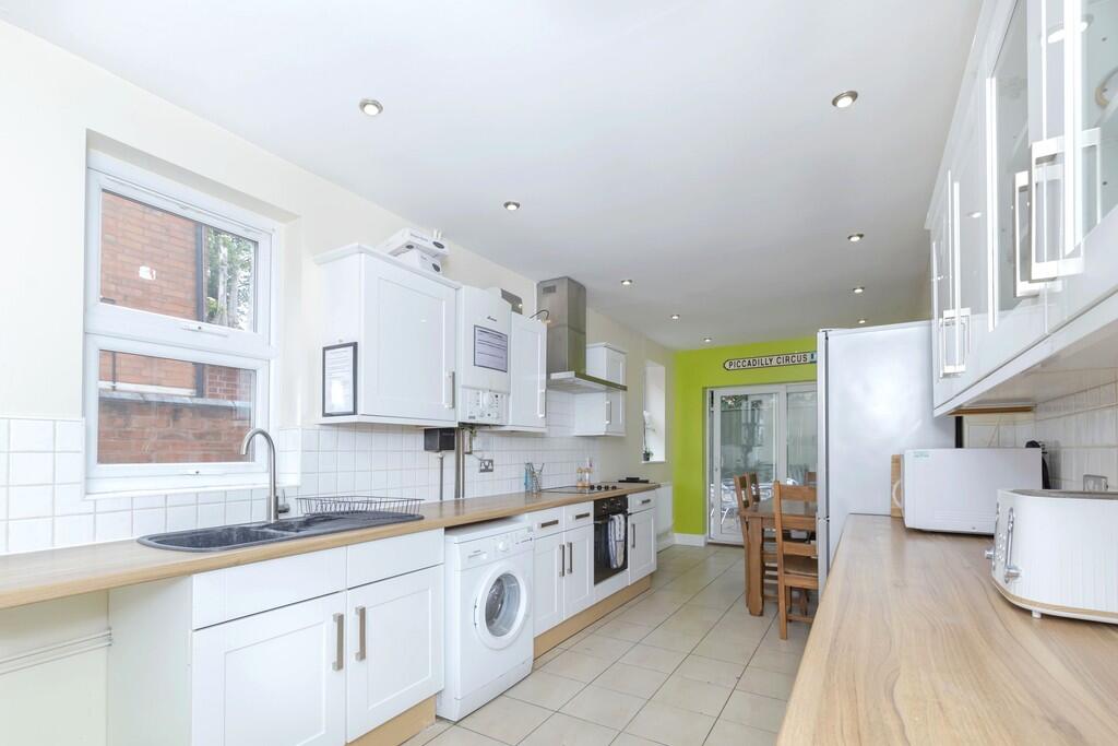 House in Leicester - View 5