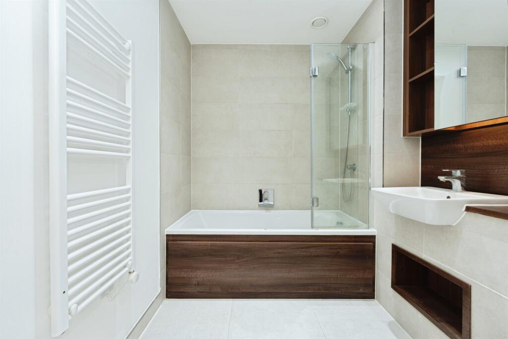 Apartment in London - More