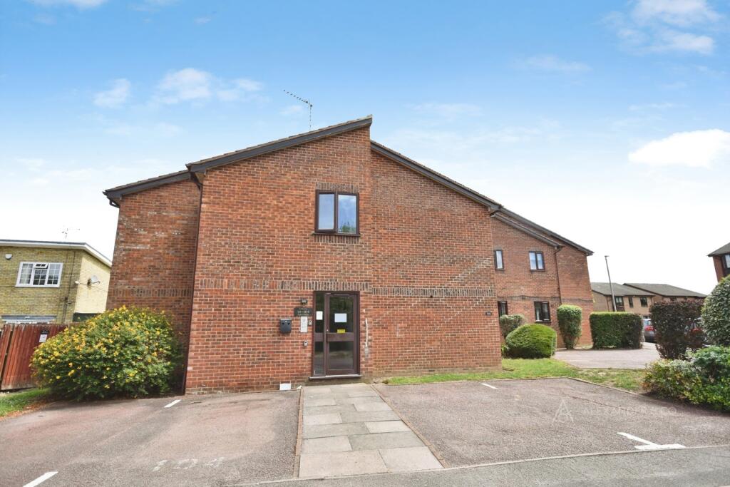 Main image of property: Poets Chase, Aylesbury, HP21