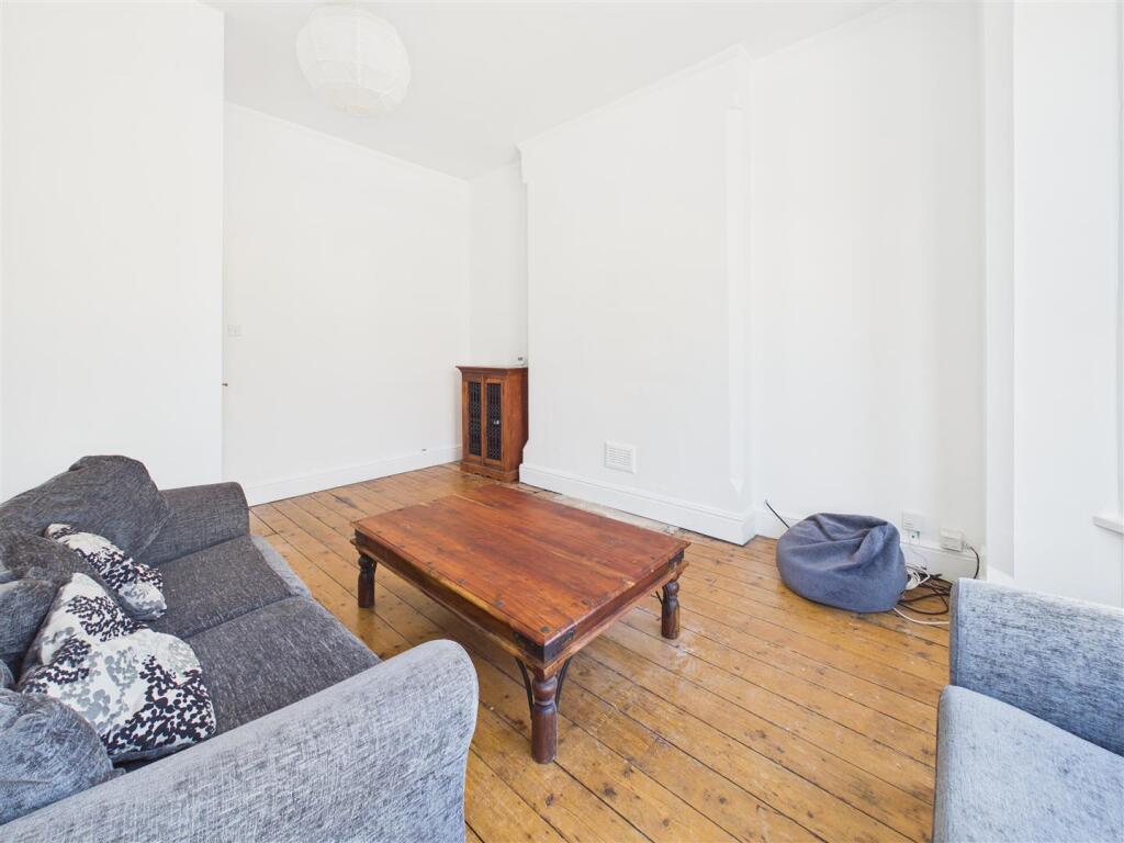 Apartment in Nottingham - View 5