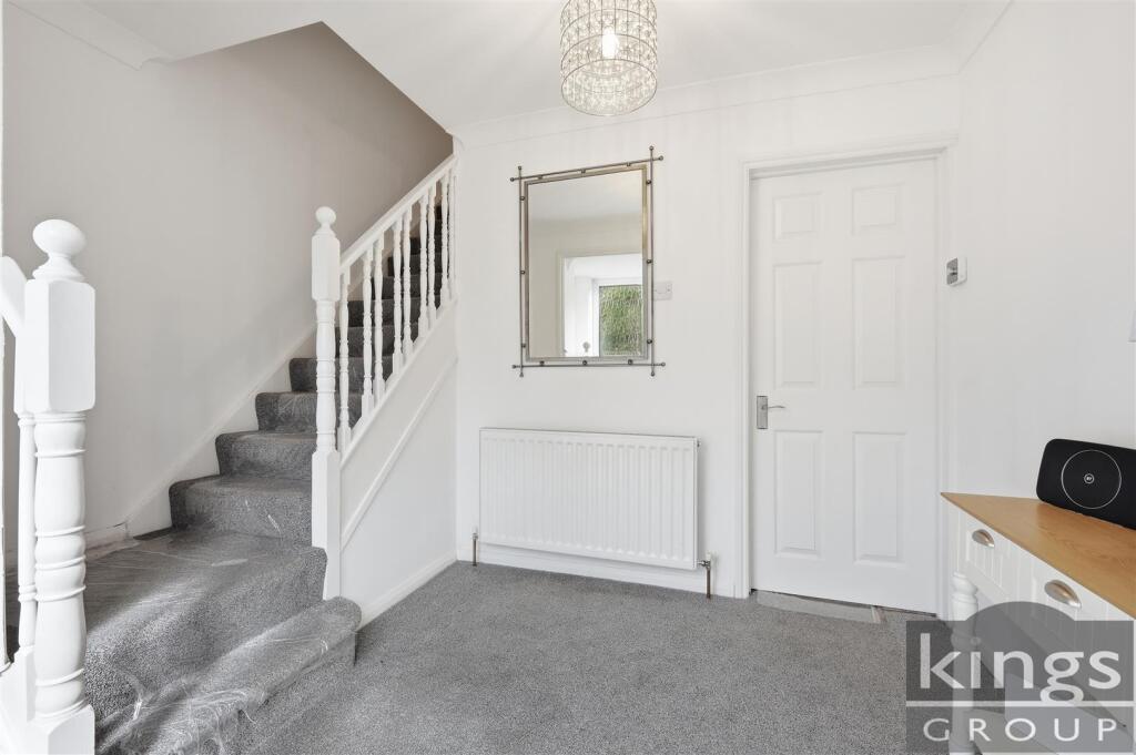 Oxford Close, Cheshunt photo 3