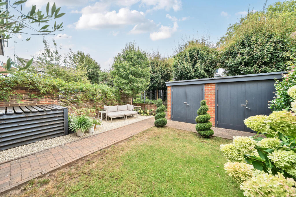 House in Slough - View 5