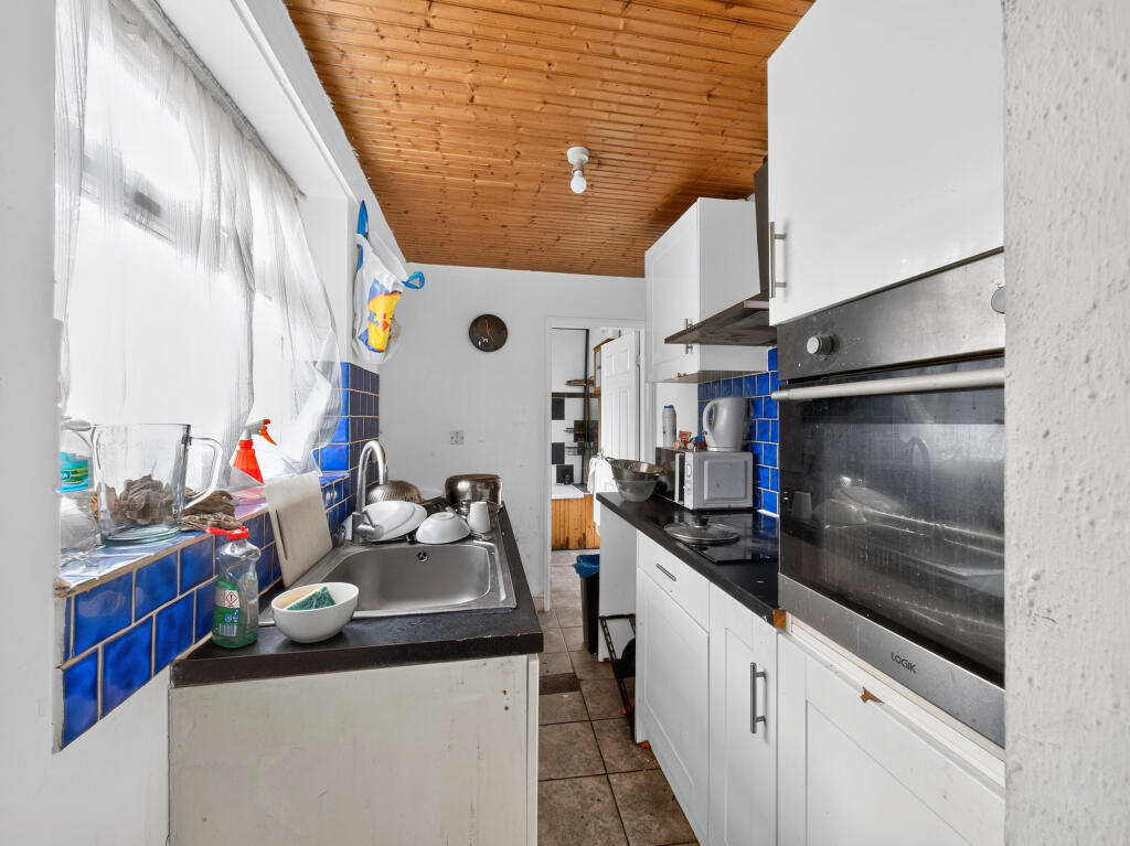 House in West Lindsey, Gainsborough - View 2