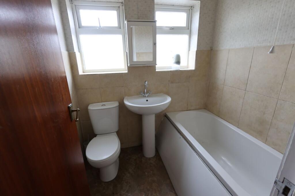 4 Glan Y Mor, Glan Conwy, Colwyn Bay, Conwy, LL28 5TA photo 4