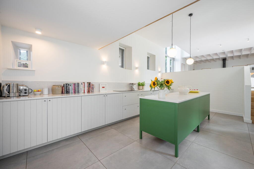 House in Monmouth, Trellech United - More