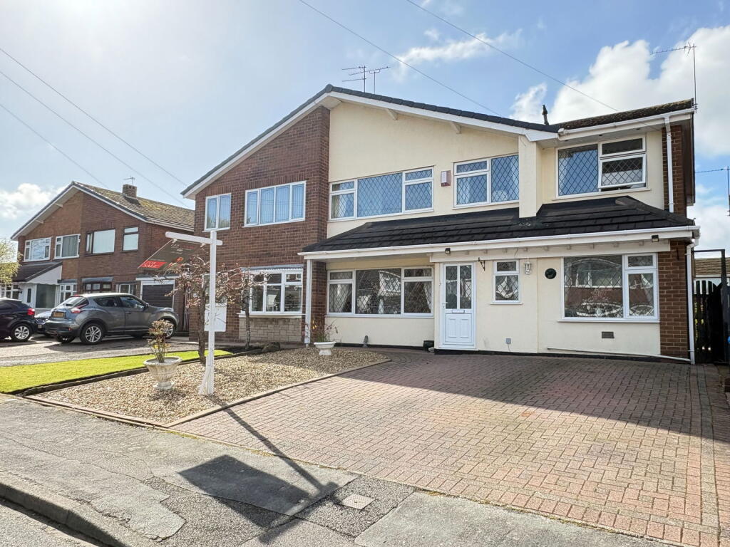 4-bed semi-detached on Kempton Drive, Great Wyrley, Walsall, WS6 6DE, £295,000