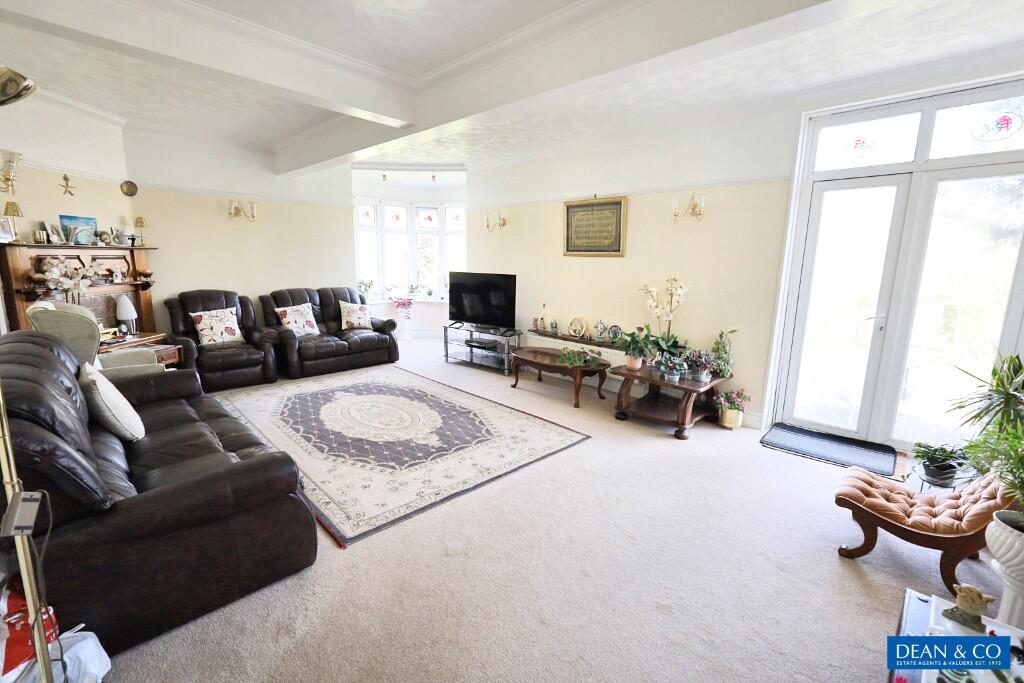 Benfield Way, BN41 photo 4