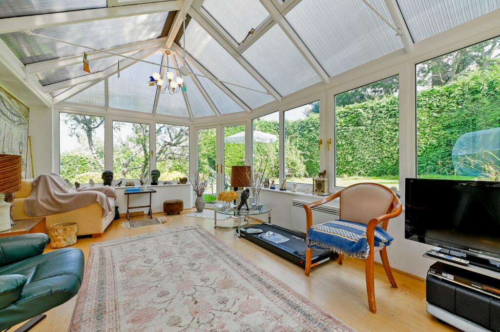 House in Vale of White Horse, Cumnor Hill, Cumnor - More