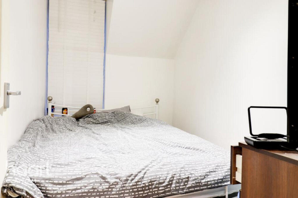 Main image of property: Fawcett Close, London
