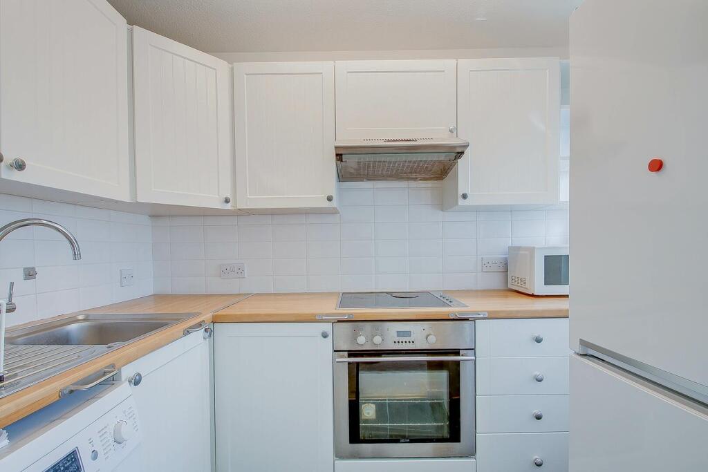 Stokes Court , Diploma Avenue N2 - View 4