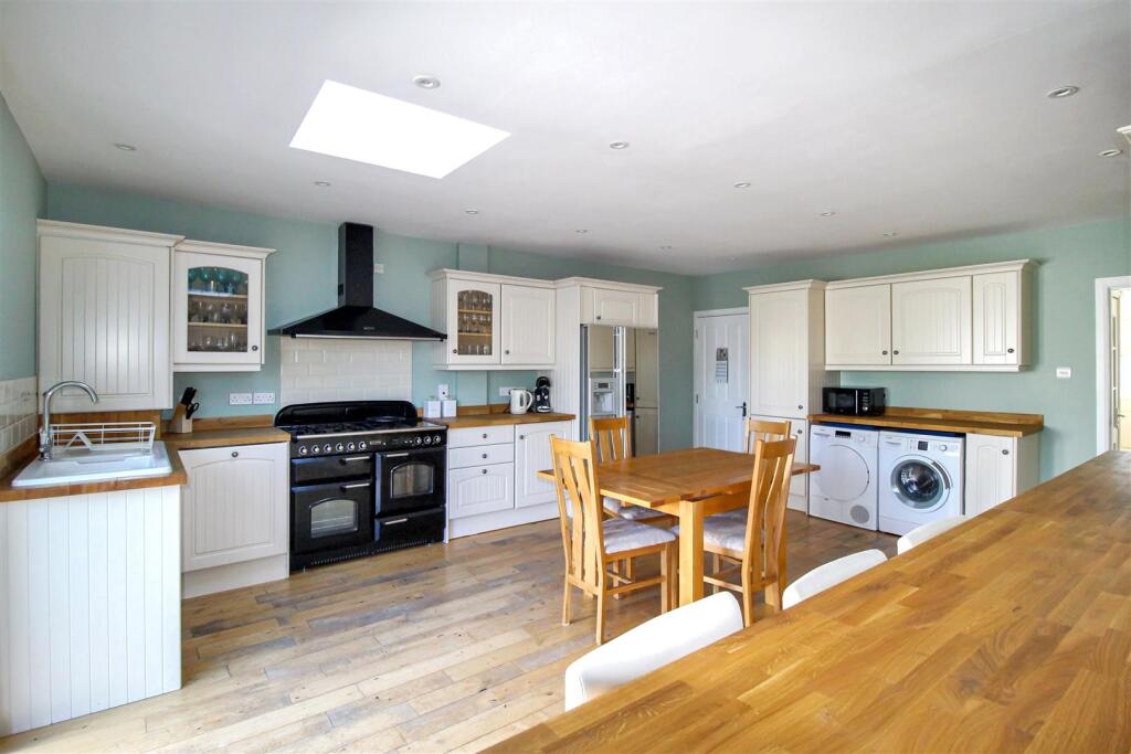 Waverley Road, Stoneleigh - View 2