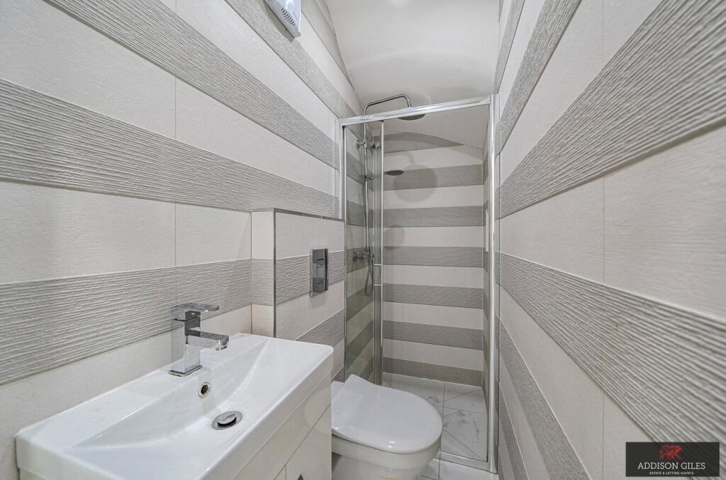 House in Harrow - View 5