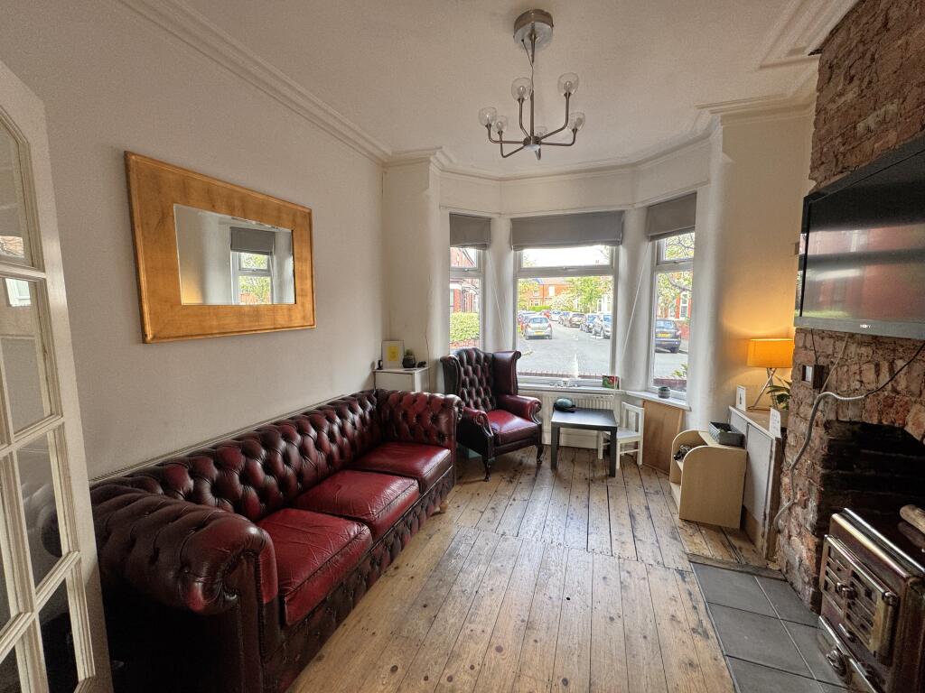 Griffin Grove, Levenshulme photo 4
