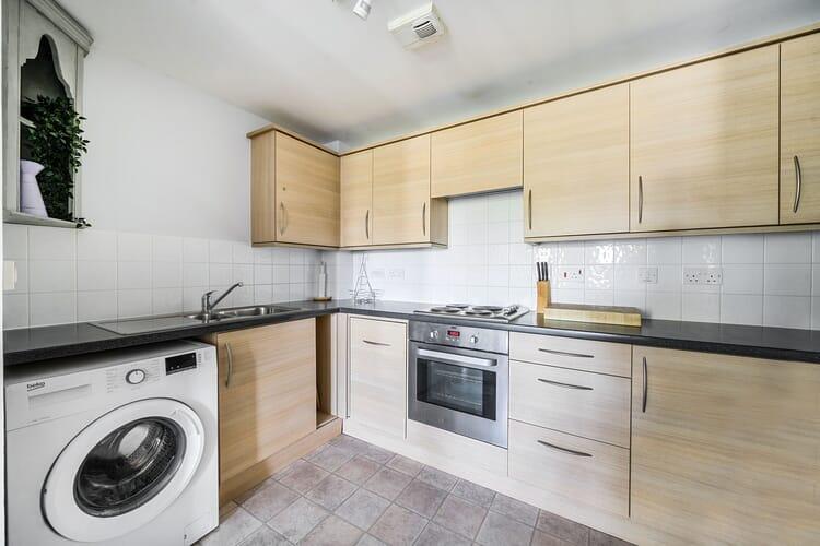 Apartment in Slough - View 4