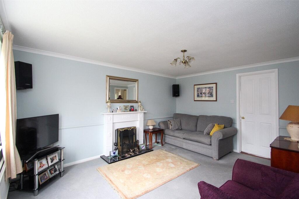 Abbeyfields Close, Netley Abbey, Southampton, Hampshire, SO31 photo 4