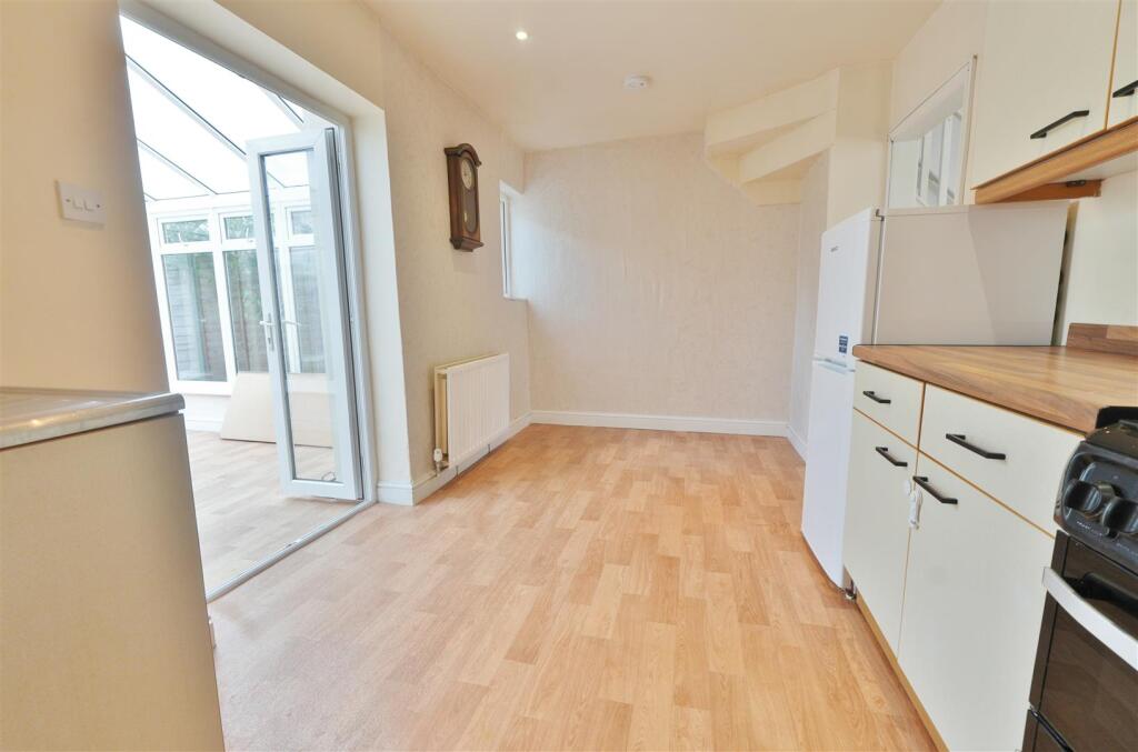 House in Slough - View 4