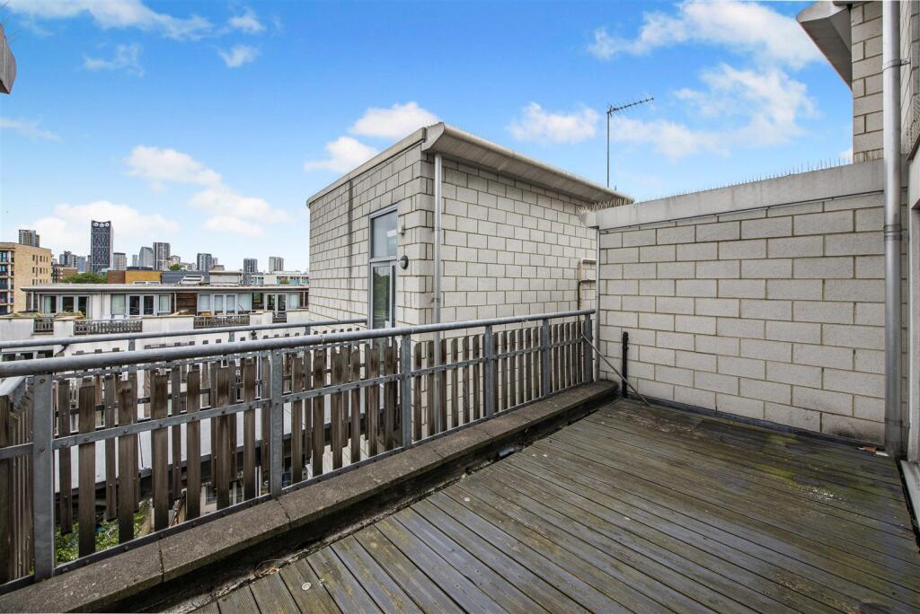 4 bedroom penthouse for rent