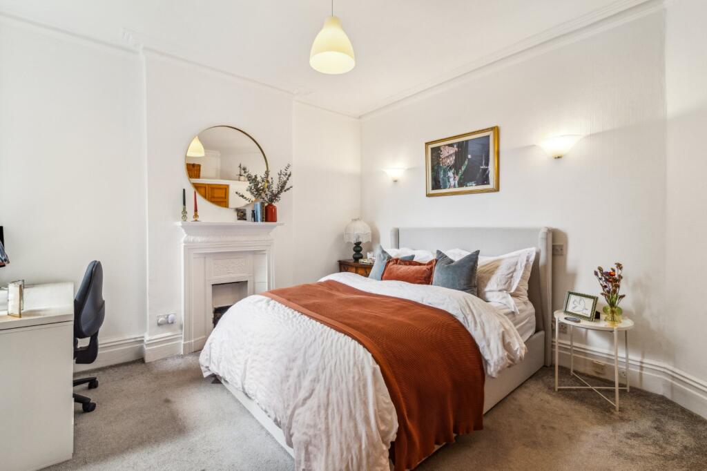 Apartment in London - View 5