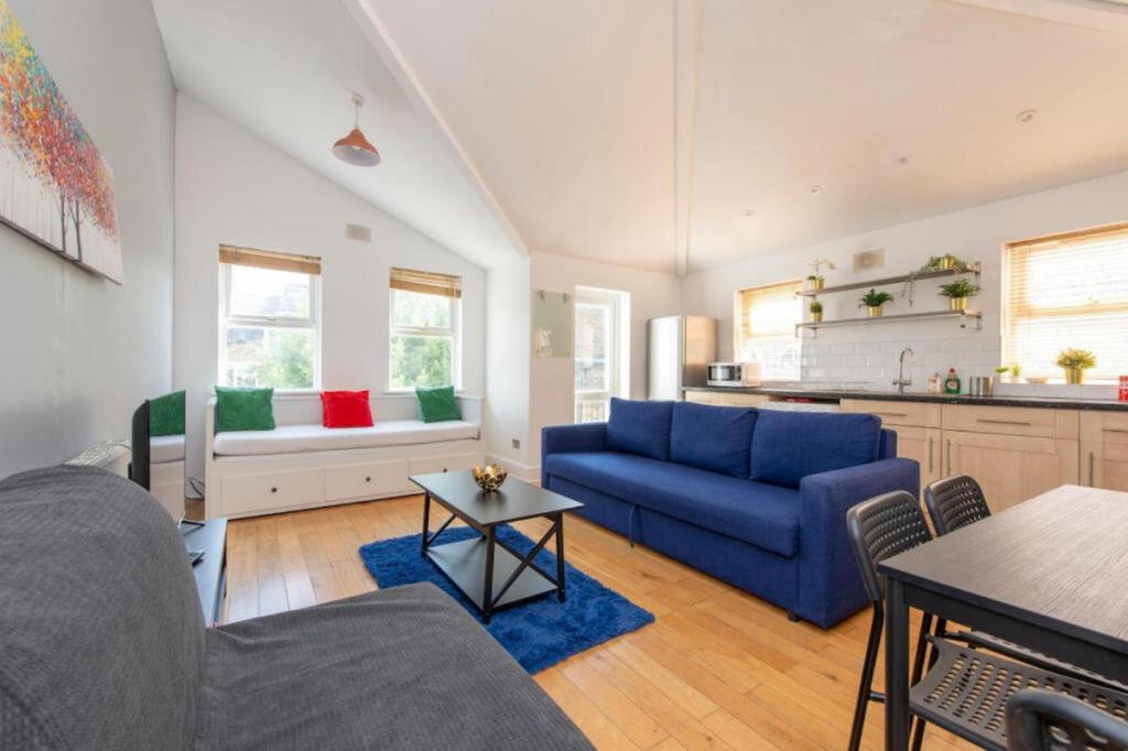 Main image of property: Fircroft Road, London, SW17