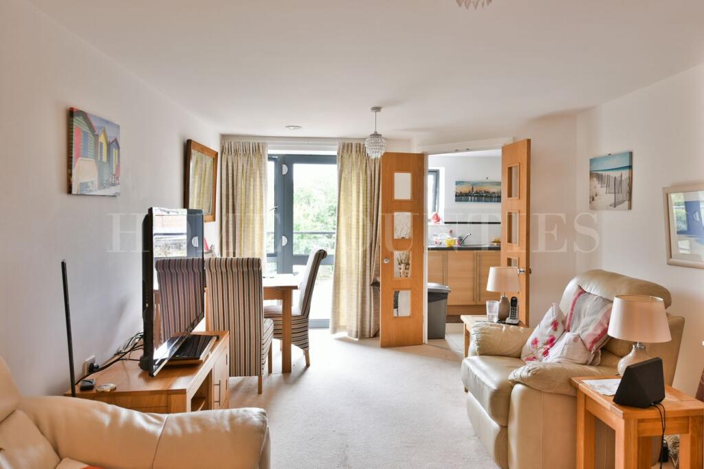 Apartment in Enfield - View 3